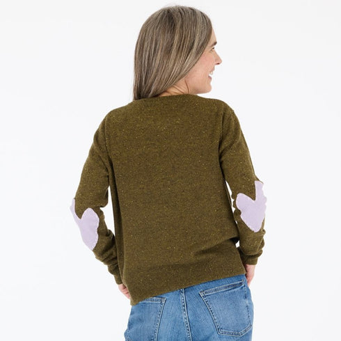 Cozy meets creative in this women’s lightweight cashmere sweater with signature heart elbow patches and a clean crewneck design