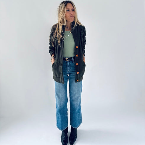 Robbie mid-rise 100% cotton blue jeans with a relaxed fit, easy flare, and a cropped length for that effortless look - Shop cute women’s jeans made in the USA