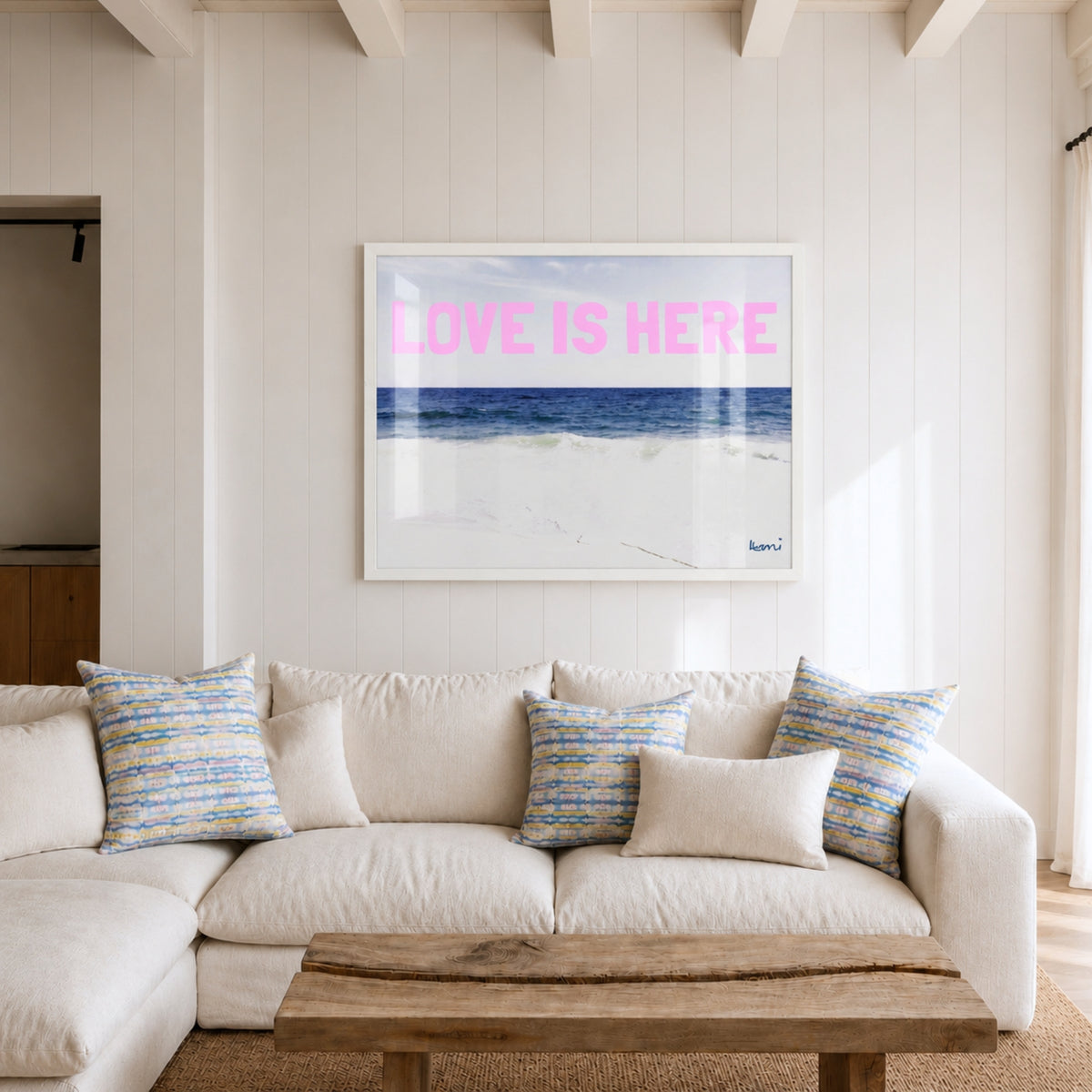 kurry シルクスクリーン LOVE シザーハンズ Love Is Here Beach Horizontal Wall Word Art Framed – KERRI ROSENTHAL