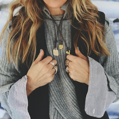 Love Goes Around Pendants - Gold