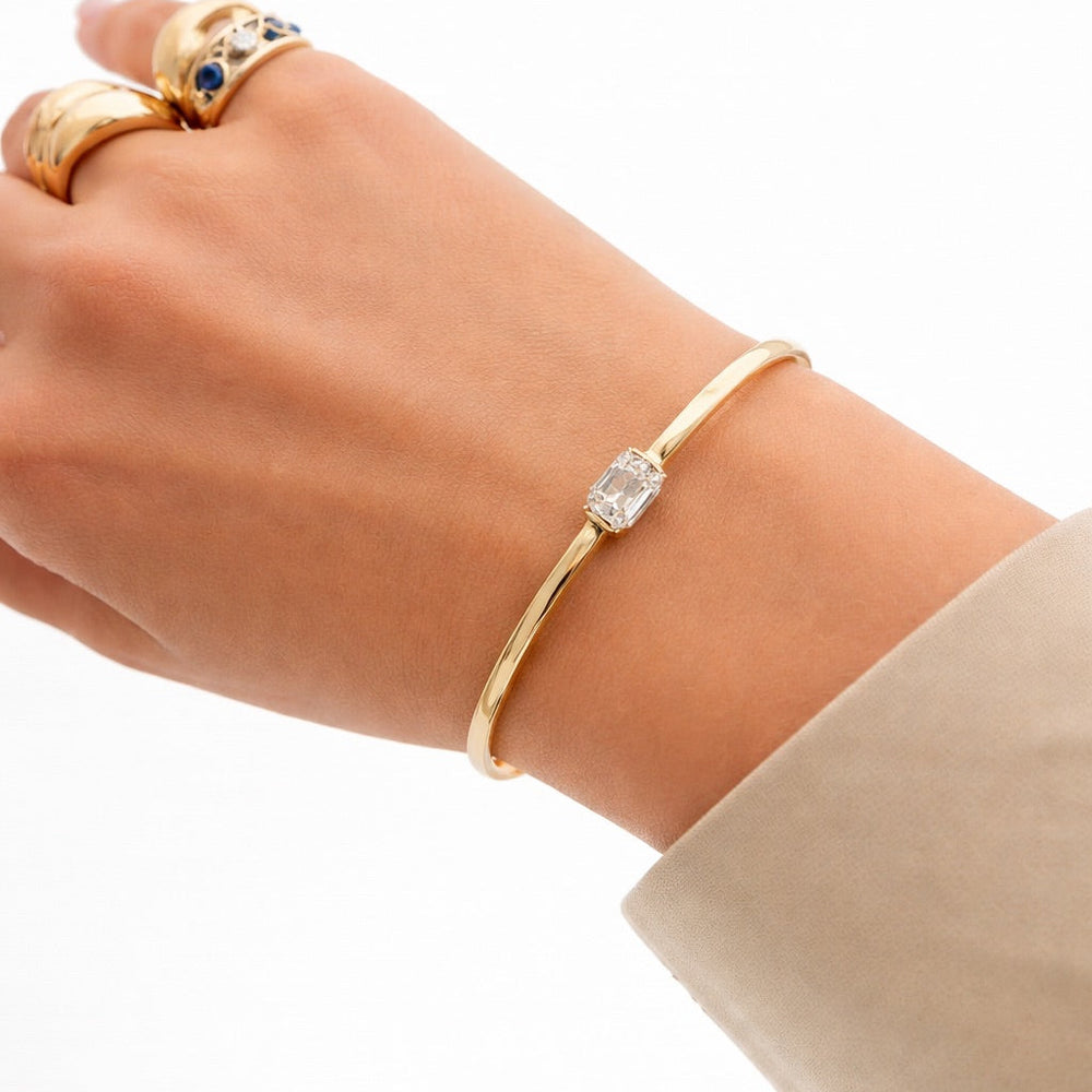One stone 14-karat yellow gold bangle bracelet - Shop 14-karat yellow gold bracelet by Kerri Rosenthal.