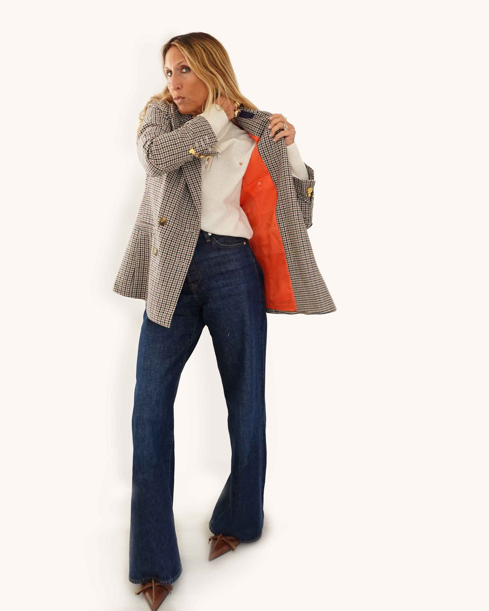 Kerri wearing Mr Frenchie blazer flashing orange lining, front view