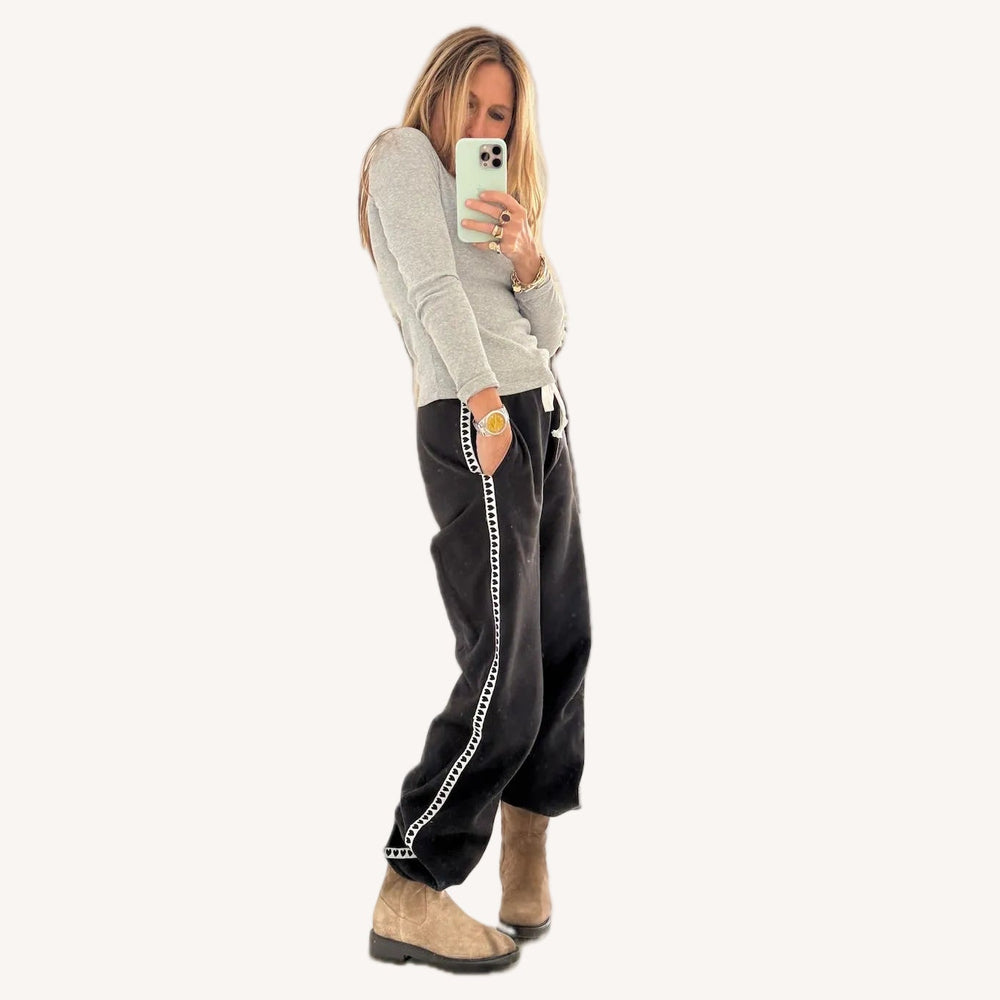 Weekend Barb Heart Tape Sweatpant